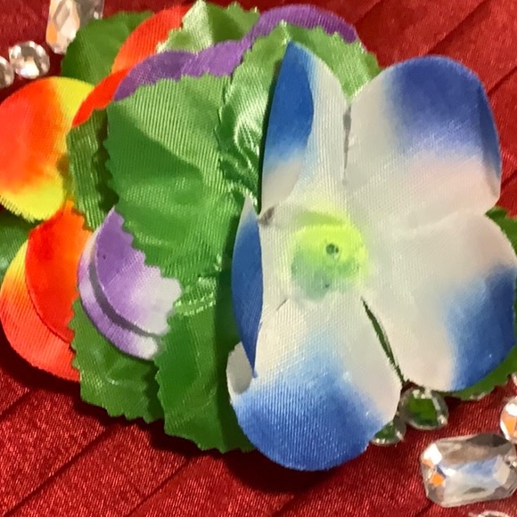 4/$20 Hawaïen Party accessories - Picture 2 of 6